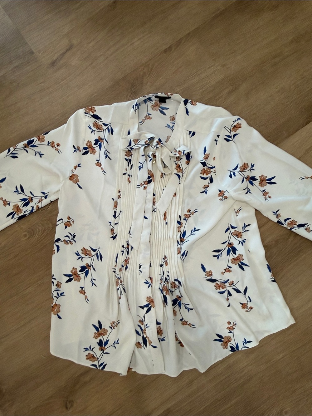 Ann Taylor Cream Floral Tie-Neck Blouse with Navy and Tan Accents